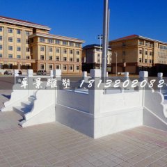 漢白玉升旗臺(tái)，部隊(duì)升旗臺(tái)