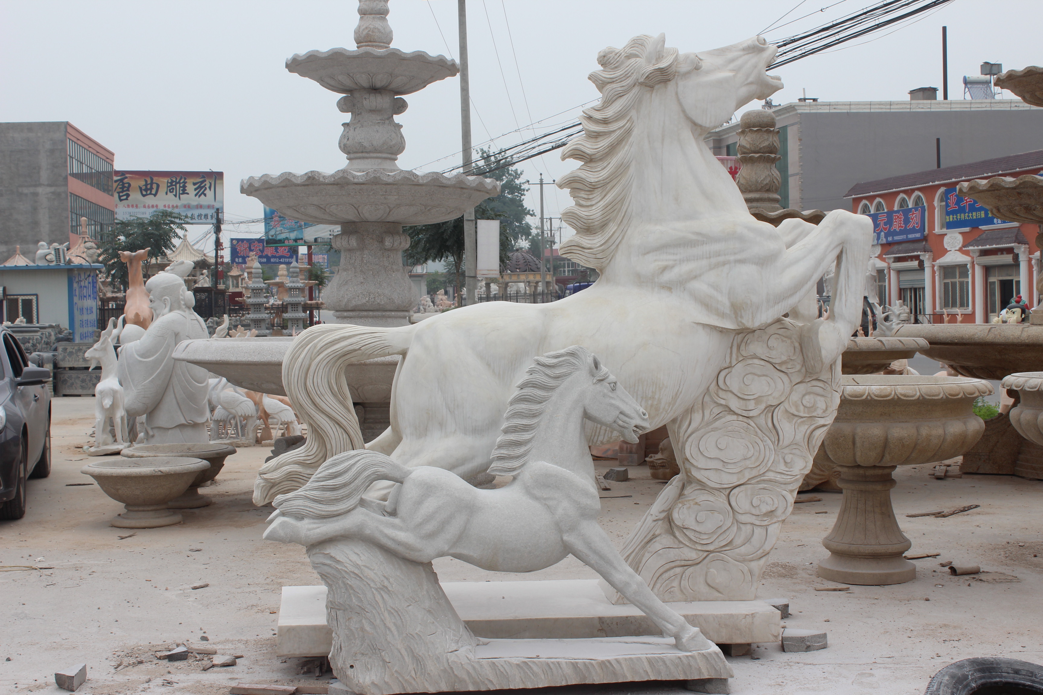 石雕馬，馬踏祥云石雕，漢白玉馬踏祥云雕塑