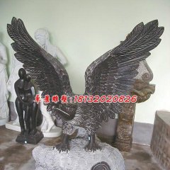 老鷹石雕，青石鷹雕塑