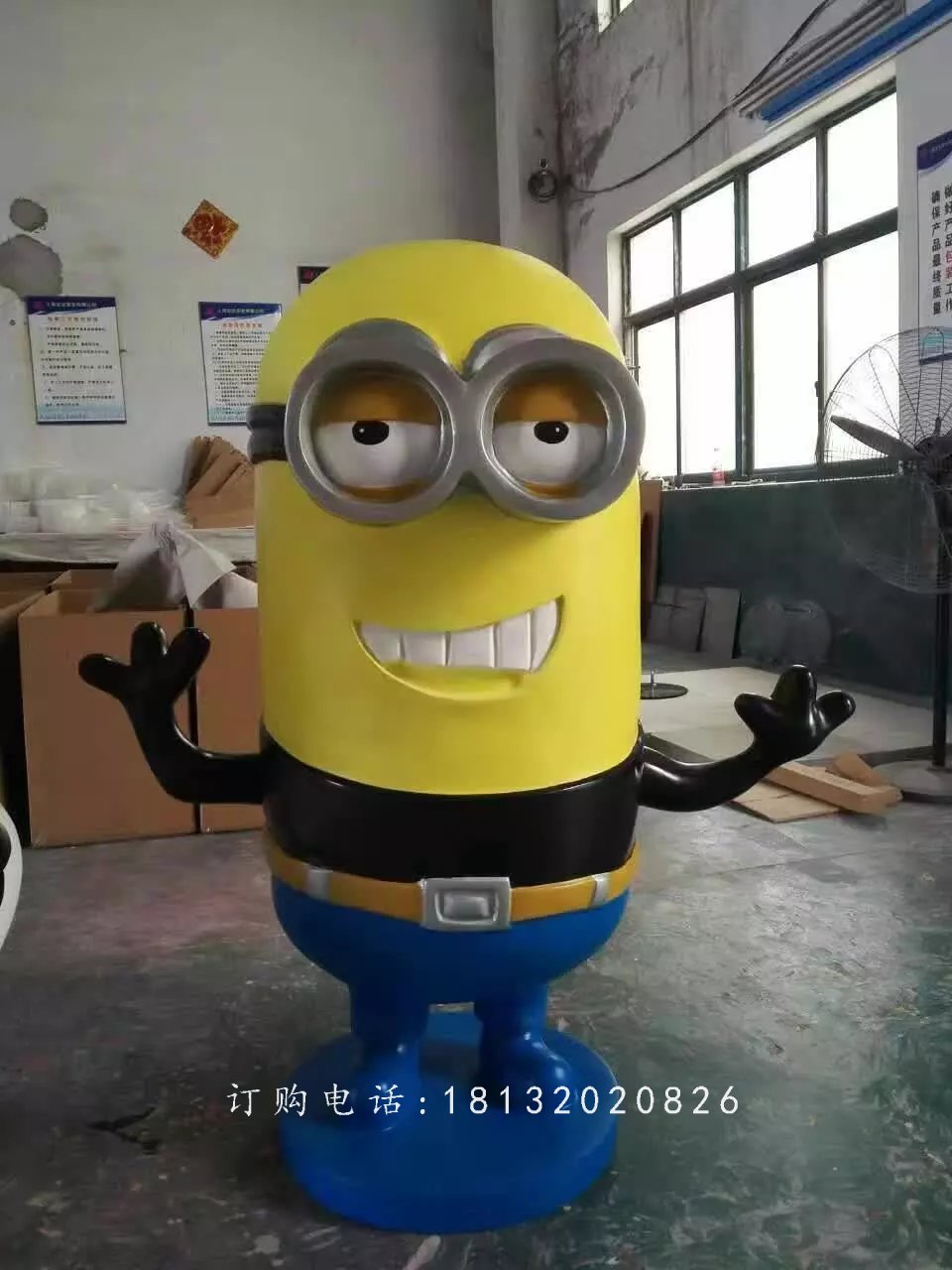 玻璃鋼小黃人，玻璃鋼卡通雕塑