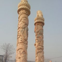 晚霞紅龍柱石雕，廣場龍柱石雕