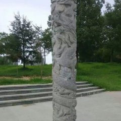 龍鳳石柱雕塑，廣場柱子石雕