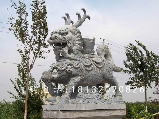 麒麟馱寶石雕，青石麒麟雕塑