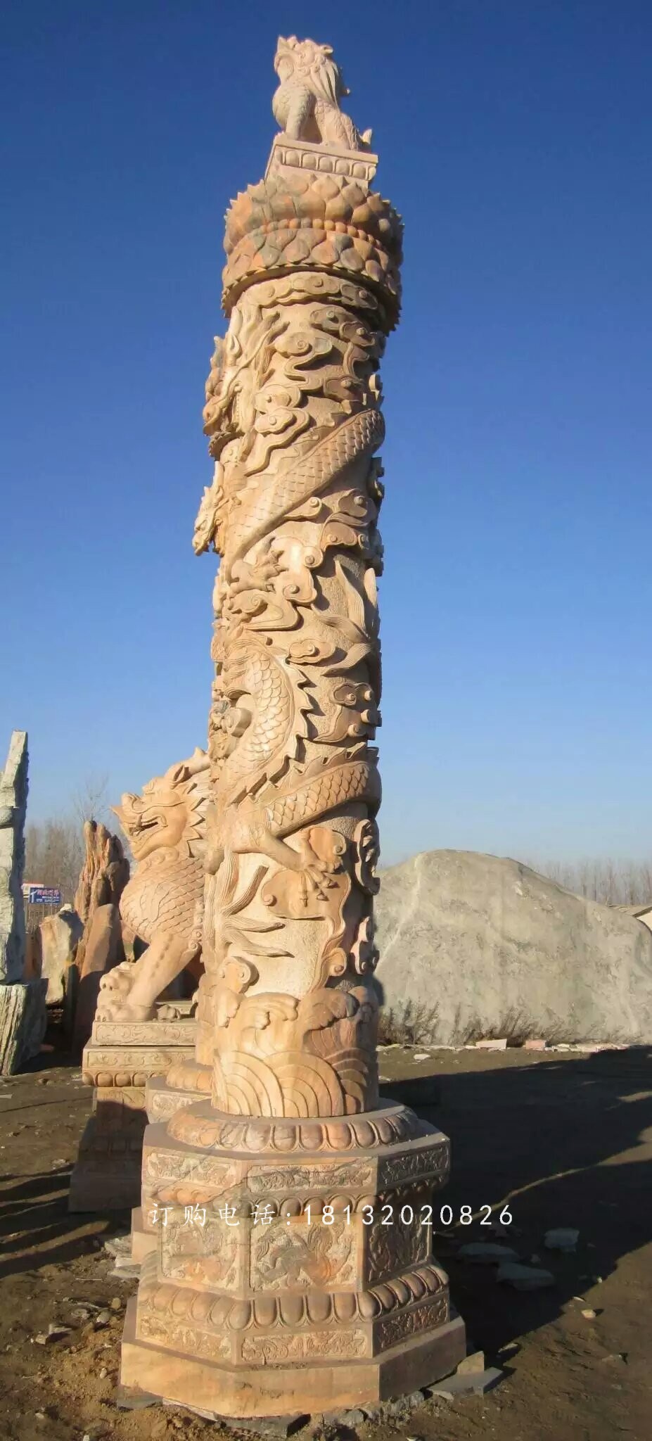 晚霞紅盤龍柱雕塑，廣場龍柱石雕