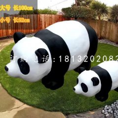 卡通大熊貓雕塑，玻璃鋼公園動物雕塑