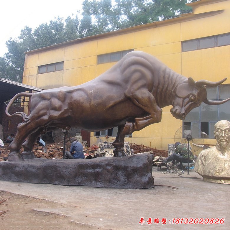 開荒牛銅雕企業景觀動物雕塑 (2)