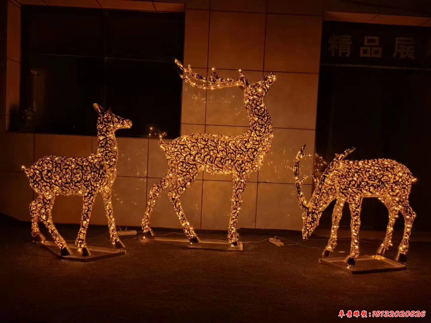 不銹鋼發光鹿群雕塑
