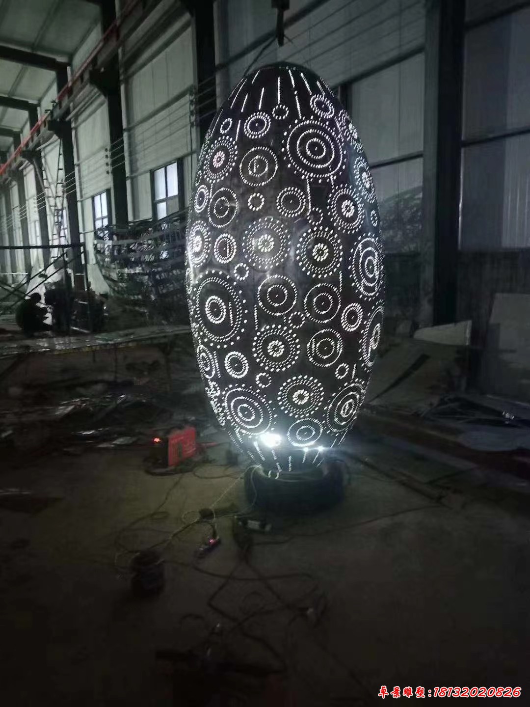 不銹鋼發光圓球雕塑