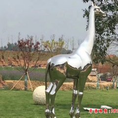 不銹鋼鏡面長(zhǎng)頸鹿雕塑
