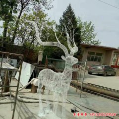 不銹鋼鏤空梅花鹿雕塑