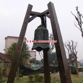 叮叮當(dāng)當(dāng)?shù)你~鐘