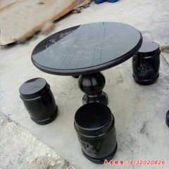 農(nóng)村庭院石桌