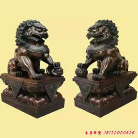 雕刻銅獅子